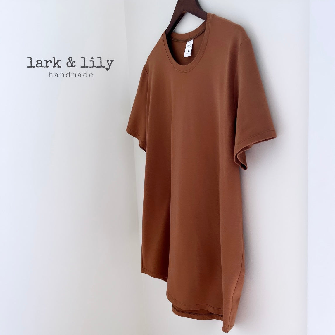 Men’s Curved Hem Tee